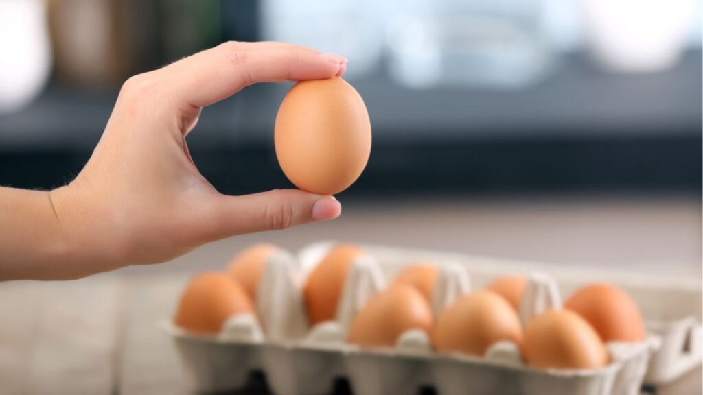 1 quả trứng gà bao nhiêu protein? Bảng quy đổi dễ hiểu 9 100 g trứng gà bao nhiêu protein