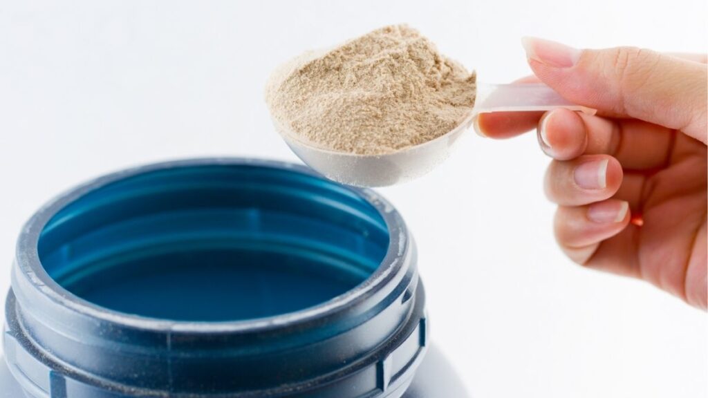 Protein Powder là gì? Các loại và cách chọn bột Protein Powder phù hợp 4 Protein powder khác protein shake như thế nào