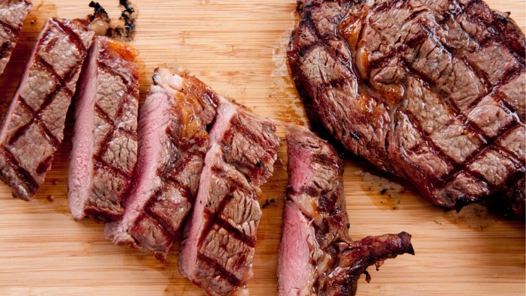 100g Thịt Bò Bao Nhiêu Protein? Cách Tính Khi Sống Và Chín 19 Thịt bò luộc nướng áp chảo có khác lượng protein không