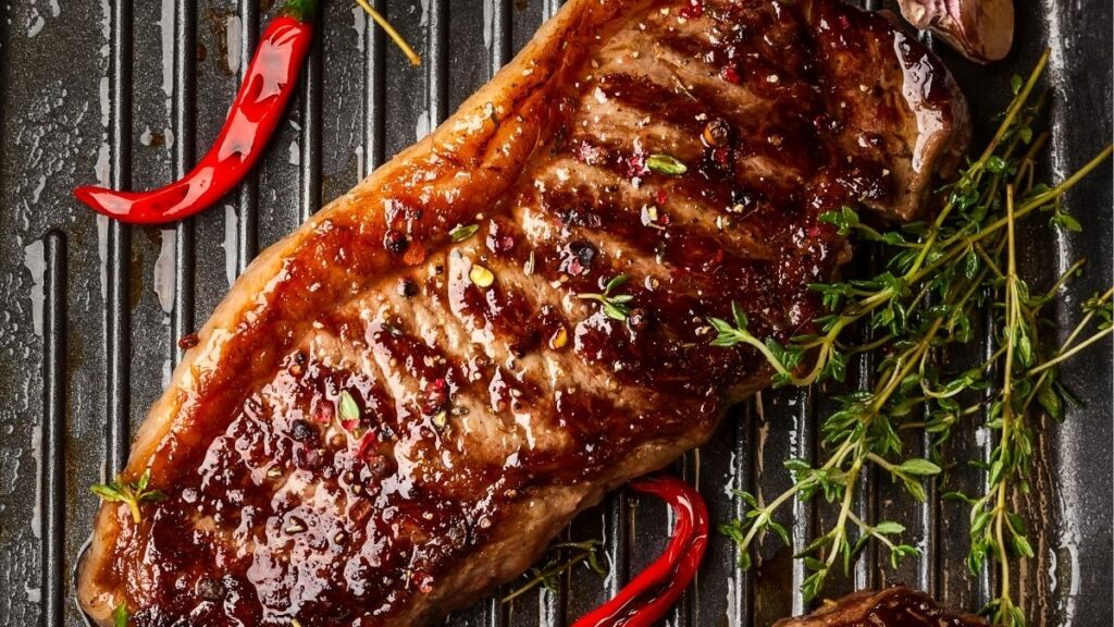 100g ức gà bao nhiêu protein? Cách tính khi sống và chín 16 Dầu ăn và nước sốt có làm tăng protein trong ức gà không