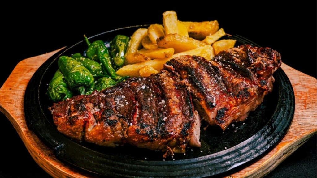 100g Thịt Bò Bao Nhiêu Protein? Cách Tính Khi Sống Và Chín 20 Dầu ăn và nước sốt có làm tăng protein từ thịt bò không