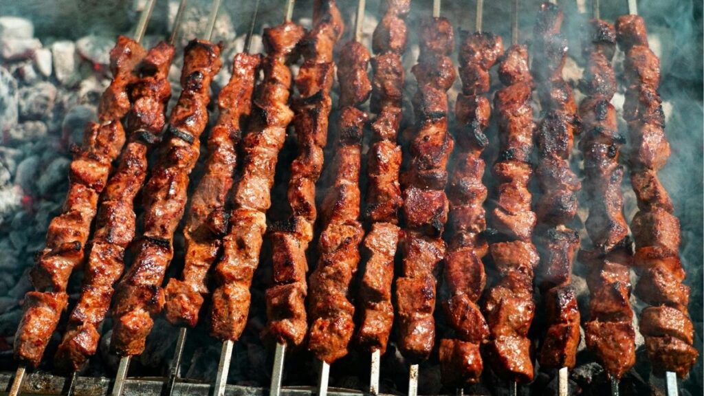100g Thịt Bò Bao Nhiêu Protein? Cách Tính Khi Sống Và Chín 12 Sai lầm khi cân thịt bò sống nhưng dùng dữ liệu thịt chín