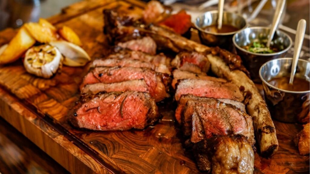100g Thịt Bò Bao Nhiêu Protein? Cách Tính Khi Sống Và Chín 5 Vì sao các phần thịt bò có lượng protein khác nhau